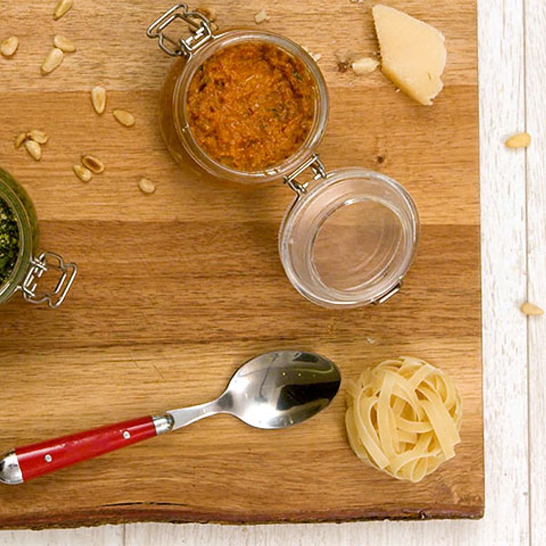 Pesto verde y pesto rojo