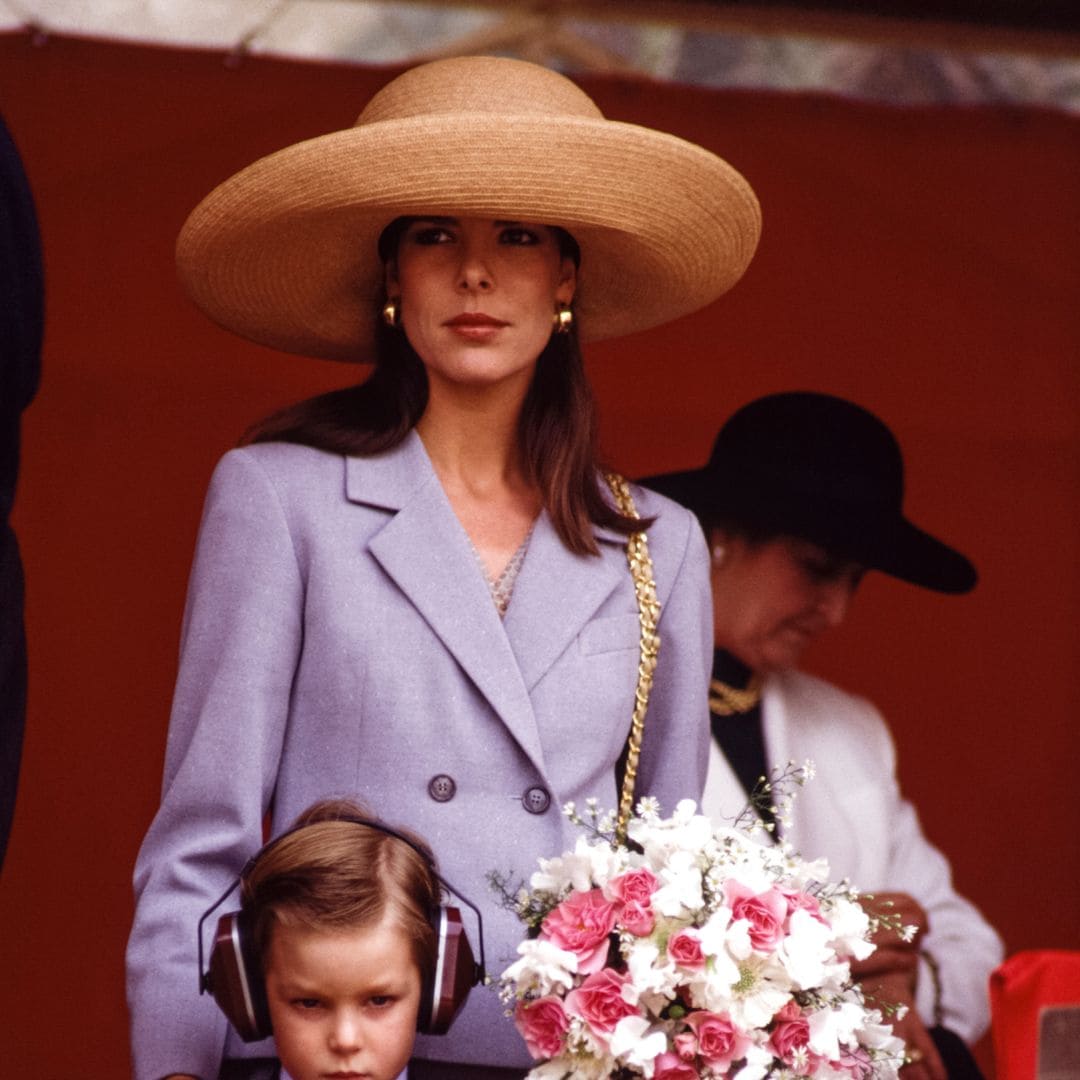 Analizamos con los expertos por qué Carolina de Mónaco es (y siempre será) icono de estilo: "Es autenticidad y elegancia"