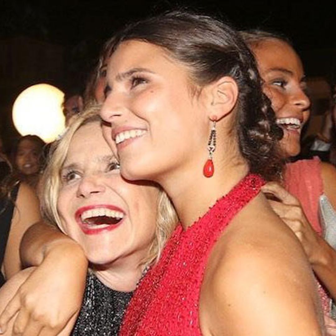 Las imágenes de Cayetana en su puesta de largo junto a su madre, Eugenia Martínez de Irujo