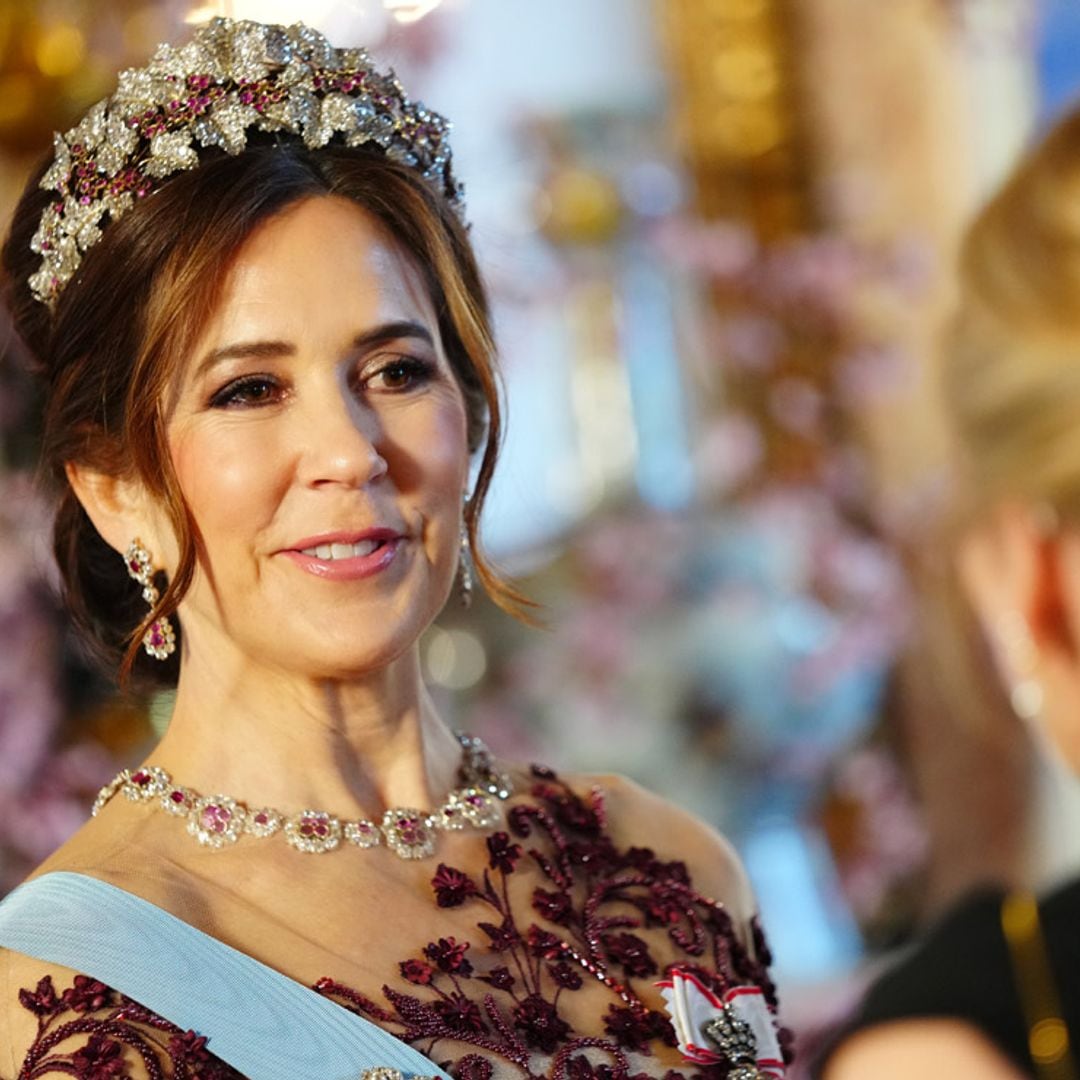 Estocolmo se viste de gala: los looks de Mary de Dinamarca y las 'royals' suecas, al detalle