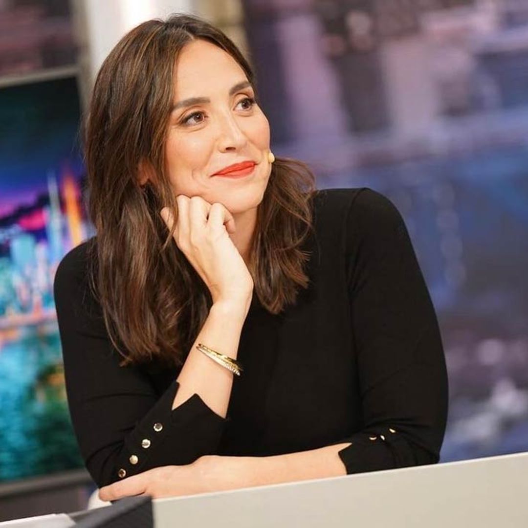 La falda 'midi' francesa con la que Tamara Falcó renueva el jersey de Zara que todas tenemos