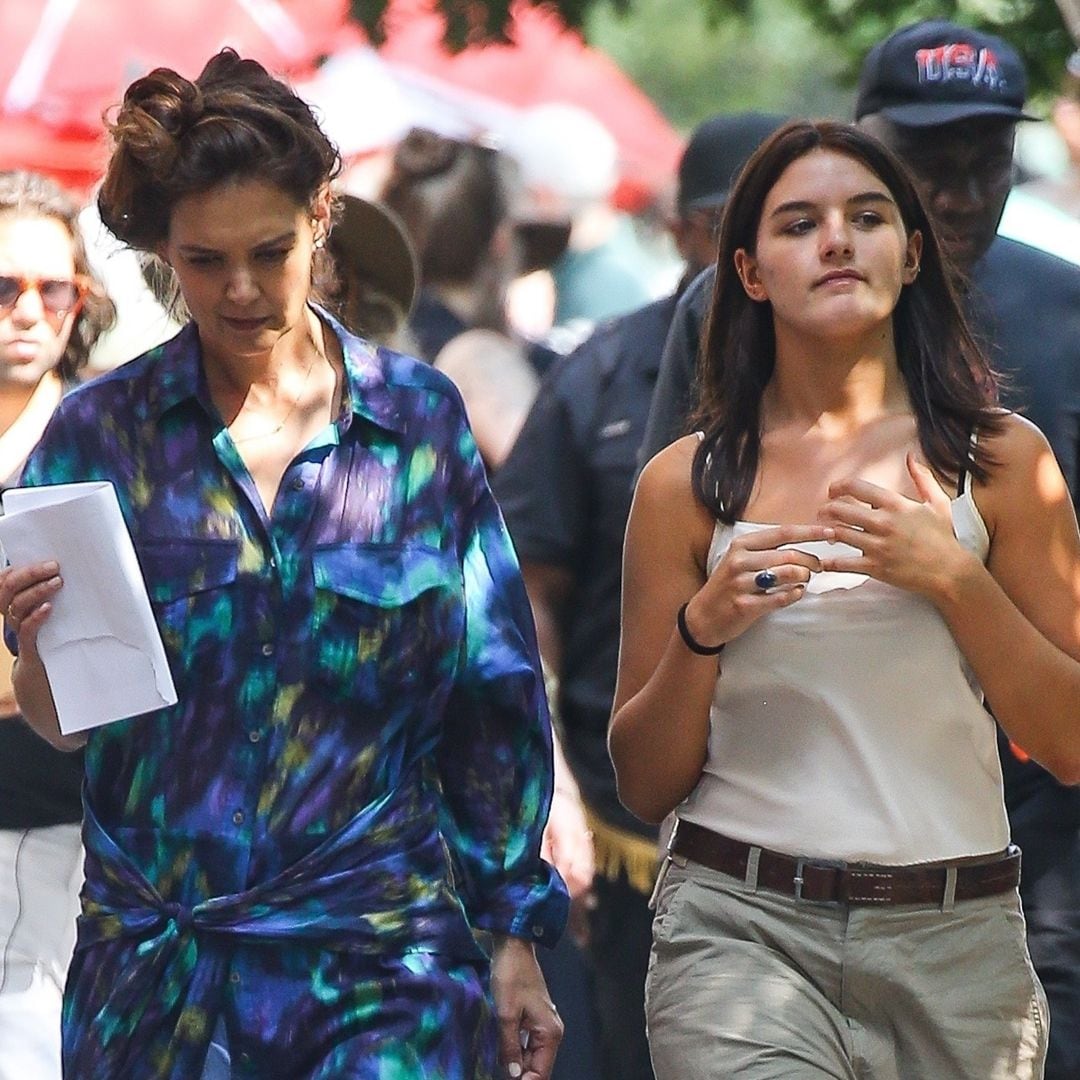 Suri Cruise, hija de Tom Cruise: el clon de Katie Holmes y su mayor apoyo en su debut como directora