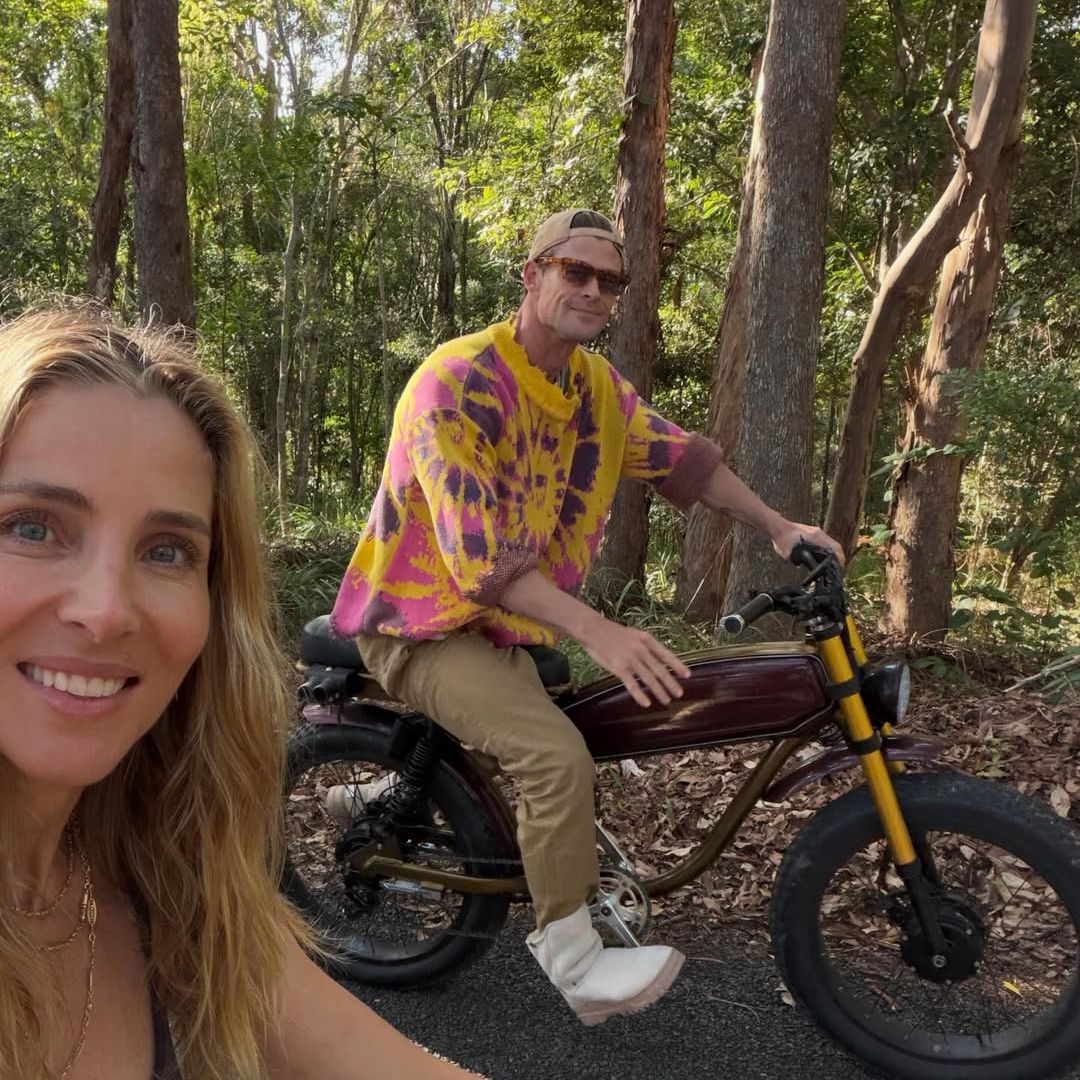 El plan estilo australiano de Chris Hemsworth y Elsa Pataky: una cita para dos entre bicis y serpientes