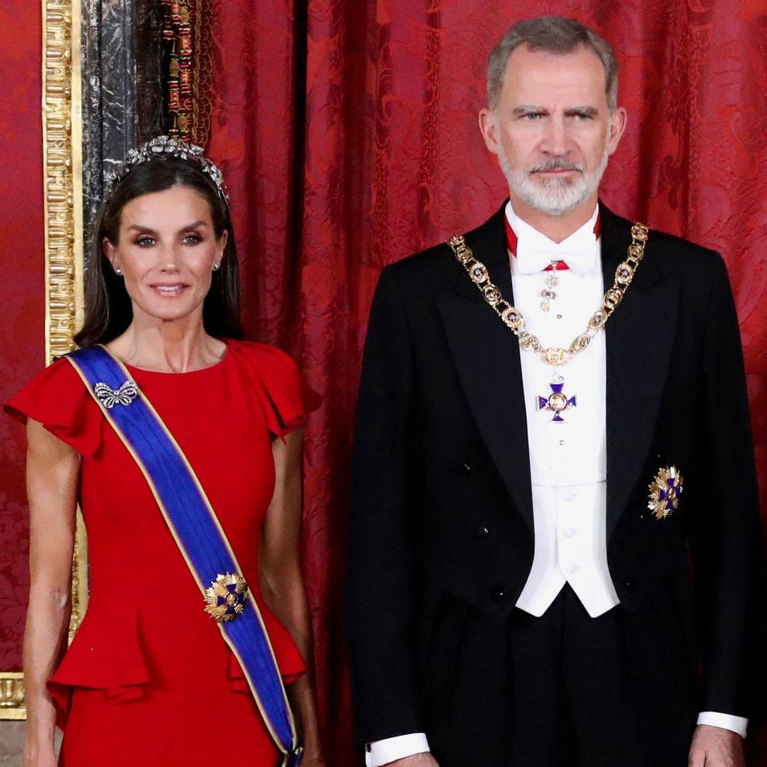 El rey Felipe condecora al sultán de Omán con el collar de Isabel la Católica ¿Visita de Estado a la vista?