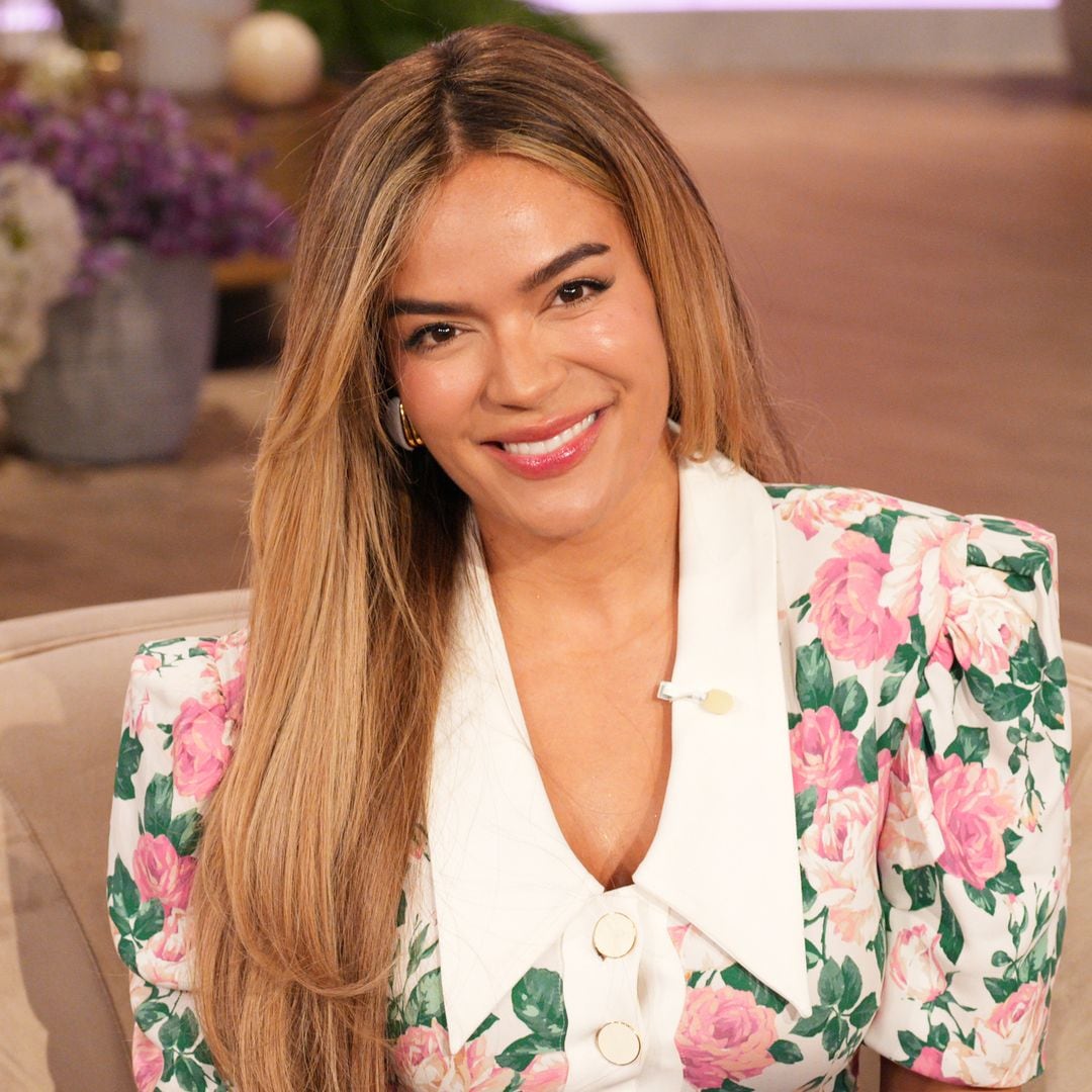 Karol G abre su álbum de fotos para compartir los momentos más lindos de su infancia