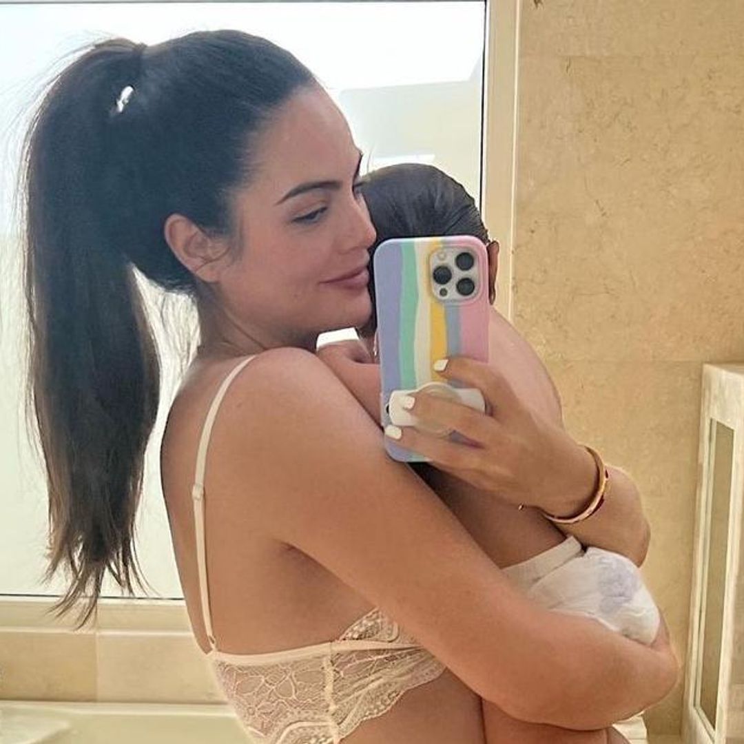 Ximena Navarrete comparte su realidad en el postparto