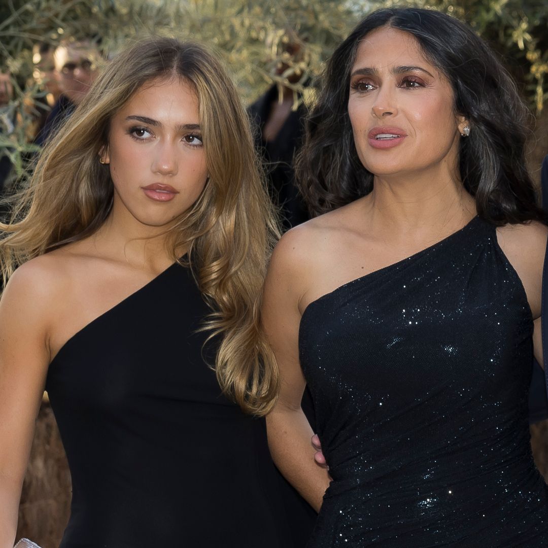 Salma Hayek se muestra como la mamá más cool con su hija Valentina Paloma en el show de Bad Bunny