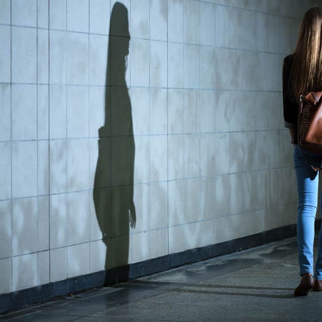 ¿Cómo se comporta una persona que padece delirio persecutorio?