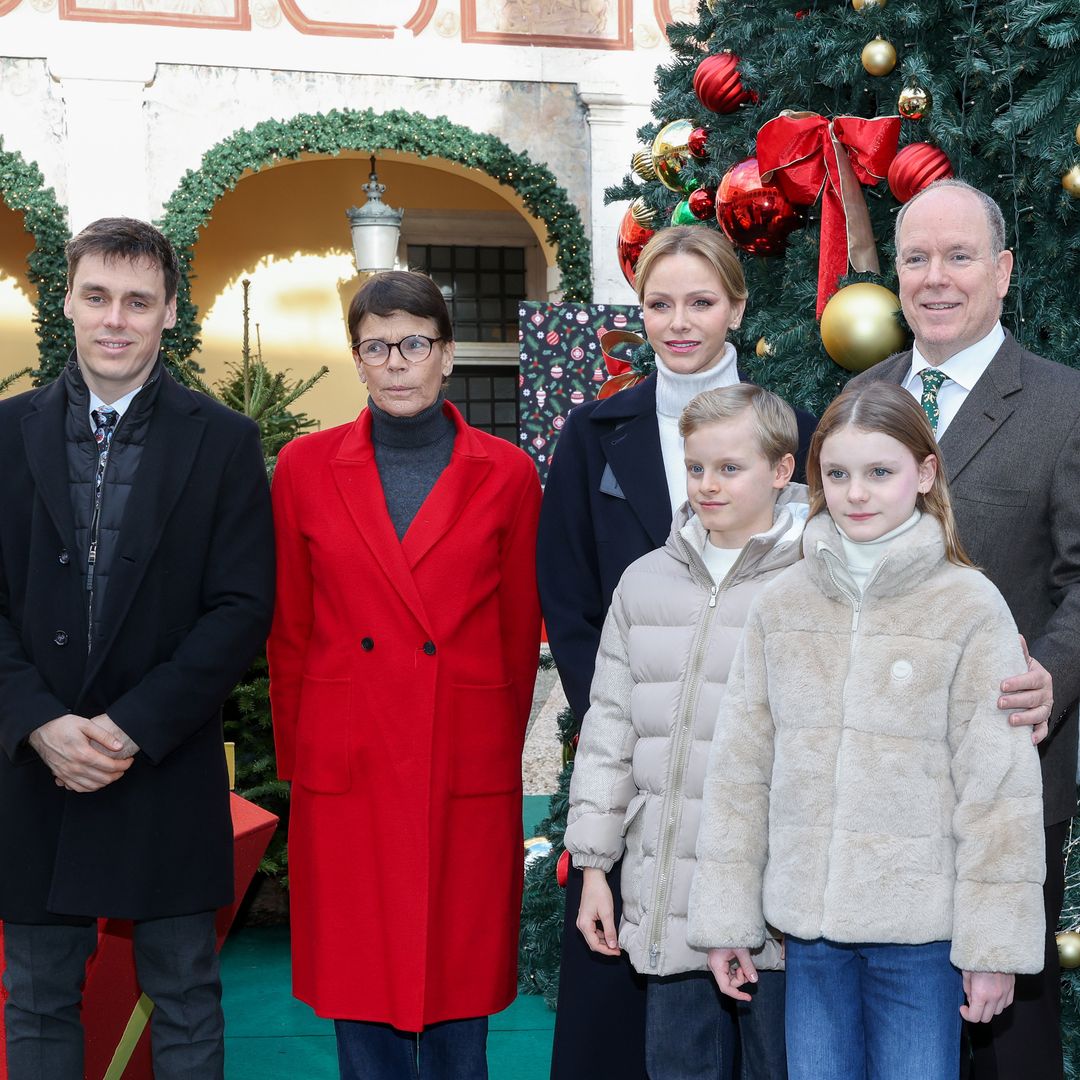 Jacques y Gabriella, los pequeños ayudantes de Papá Noel más adorables: las fotos de la Navidad en Mónaco