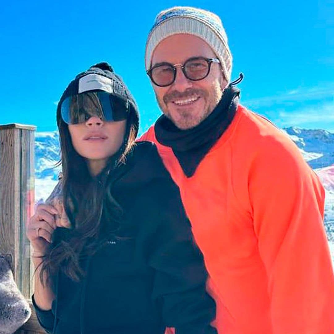Victoria Beckham posa como nunca la hemos visto: de 'sport' (pero glamurosa) en su escapada a la nieve