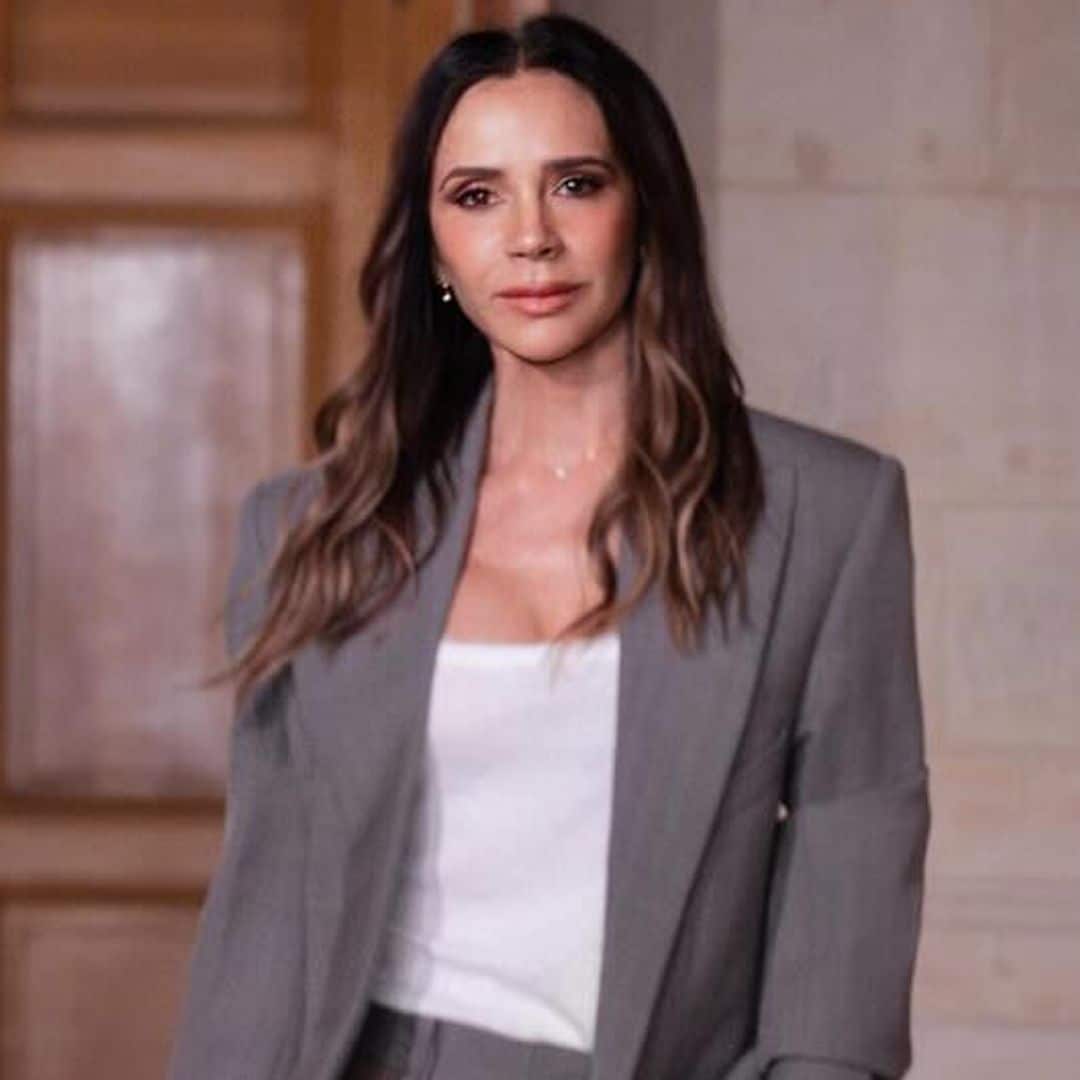 Victoria Beckham confiesa lo mucho que ha sufrido por su imagen: “No sabía lo que veía cuando me miraba en el espejo”