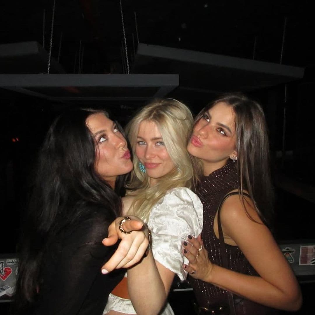 El posado de alto impacto de Clem, la hija de Claudia Schiffer, un clon de su madre a sus 21 años