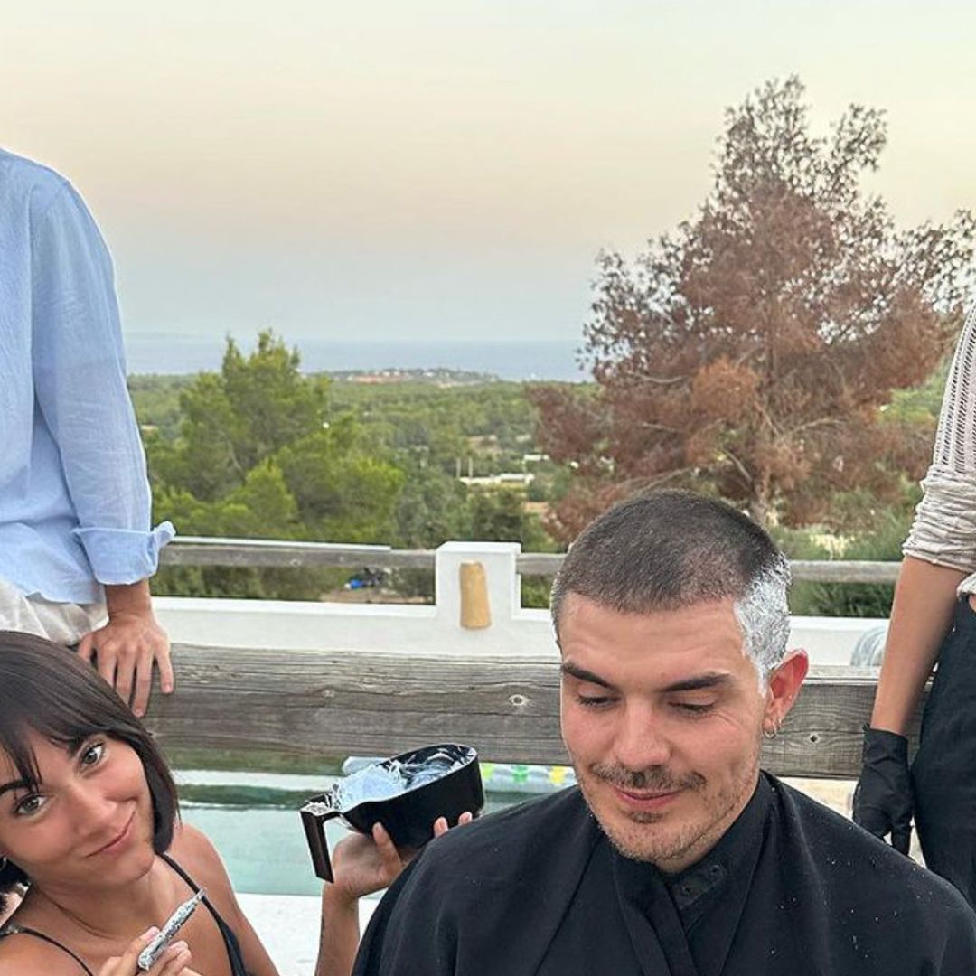 El divertido reto de Aitana y Sebastián Yatra: convertirse en los peluqueros de su estilista