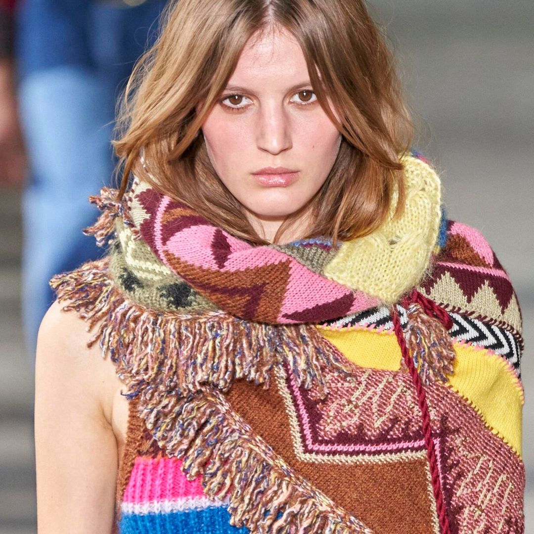 Tejidos a todo color: la tendencia más cozy de la temporada