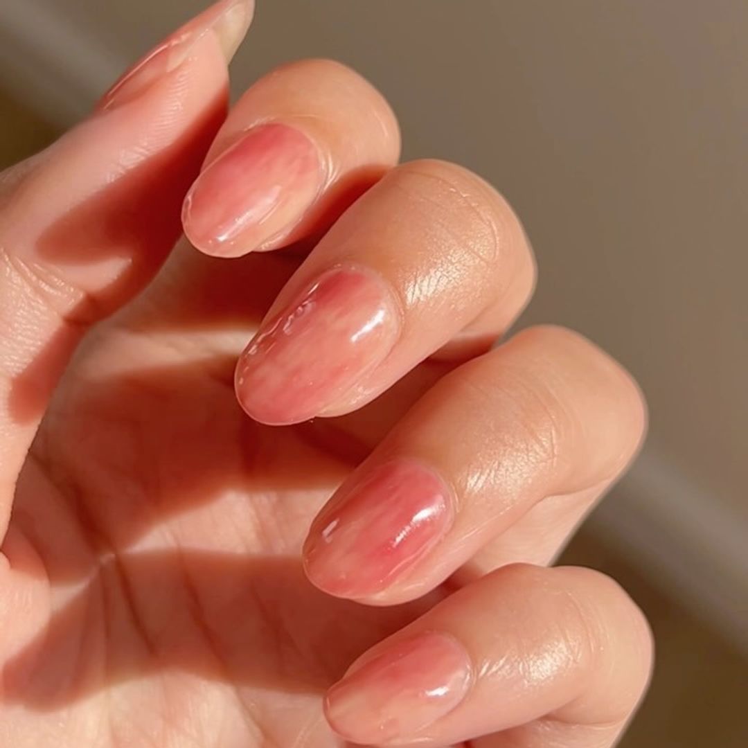 Manicura peach milky marmolada