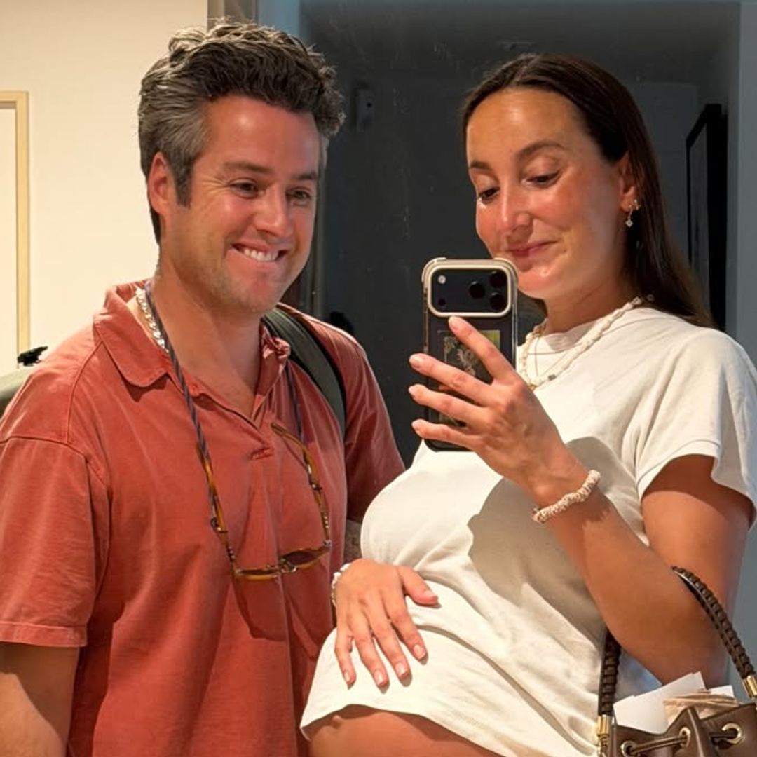 Se acabó la espera: Lucía Pombo pone rumbo al hospital junto a su marido para dar a luz tras 41 semanas de embarazo