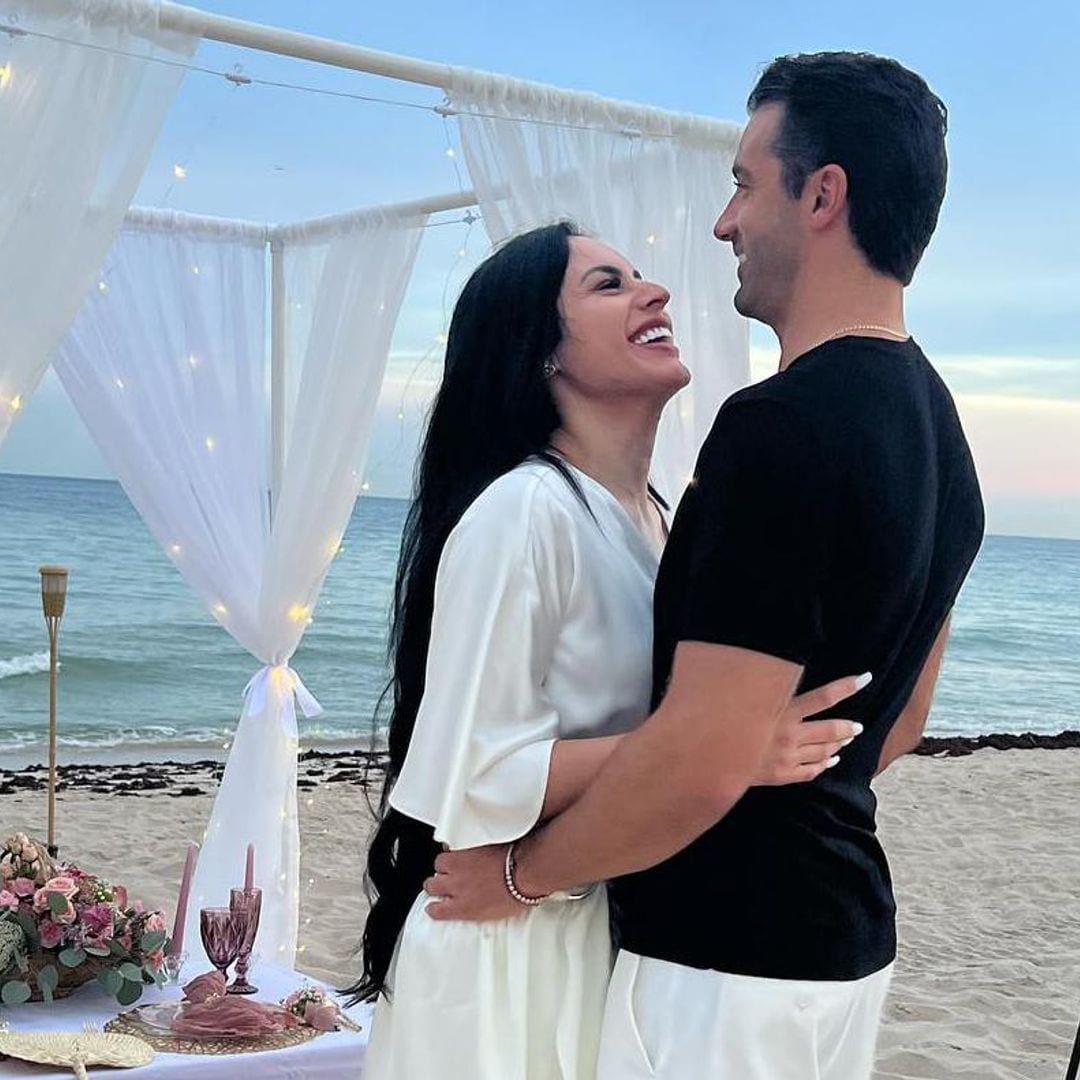 Toni Costa y Evelyn Beltrán celebran su primer aniversario de novios con elegante cena