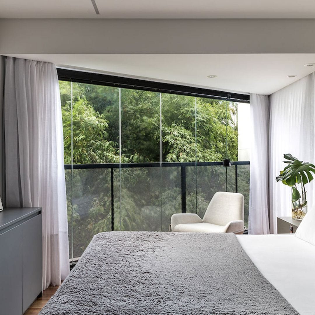 Cortinas de cristal, el cerramiento 'invisible' para tu terraza