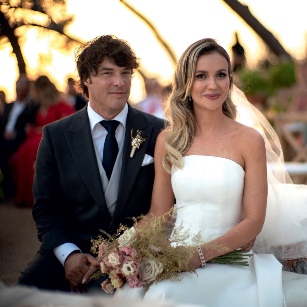 Jordi Cruz y Rebecca Lima celebran su primer aniversario: abrimos el álbum de su romántica boda