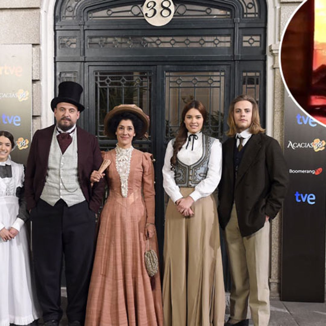 Un aparatoso incendio quema el plató de una popular serie española