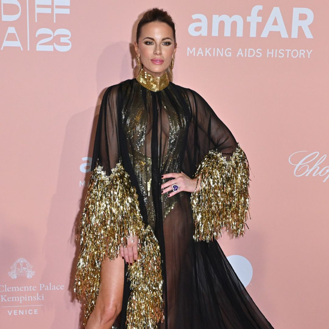 Capas, flecos, lentejuelas... Las invitadas más glamourosas se visten de gala en Venecia por una buena causa