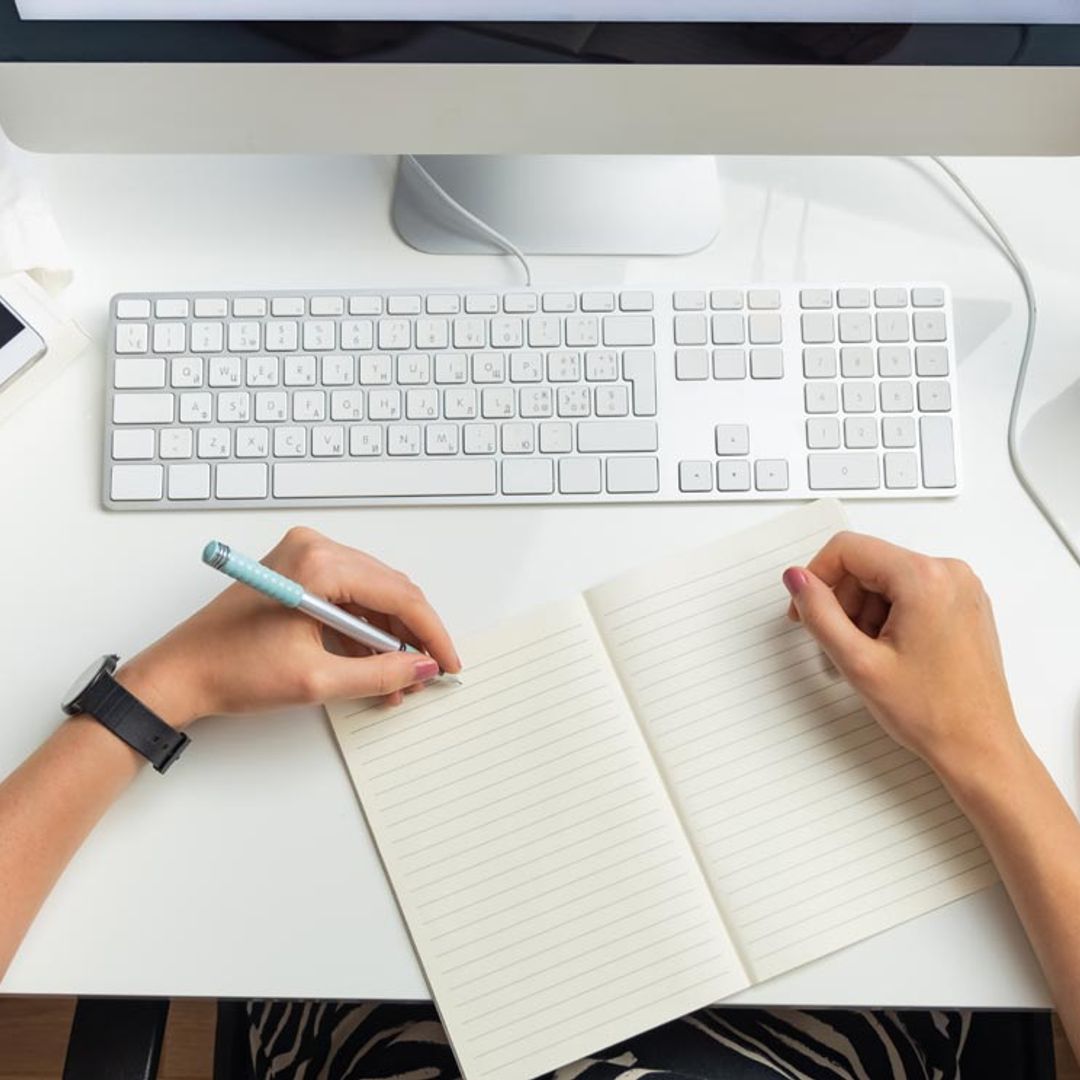 Zurdos: ¿cómo desenvolverse sin estrés en un mundo para diestros?