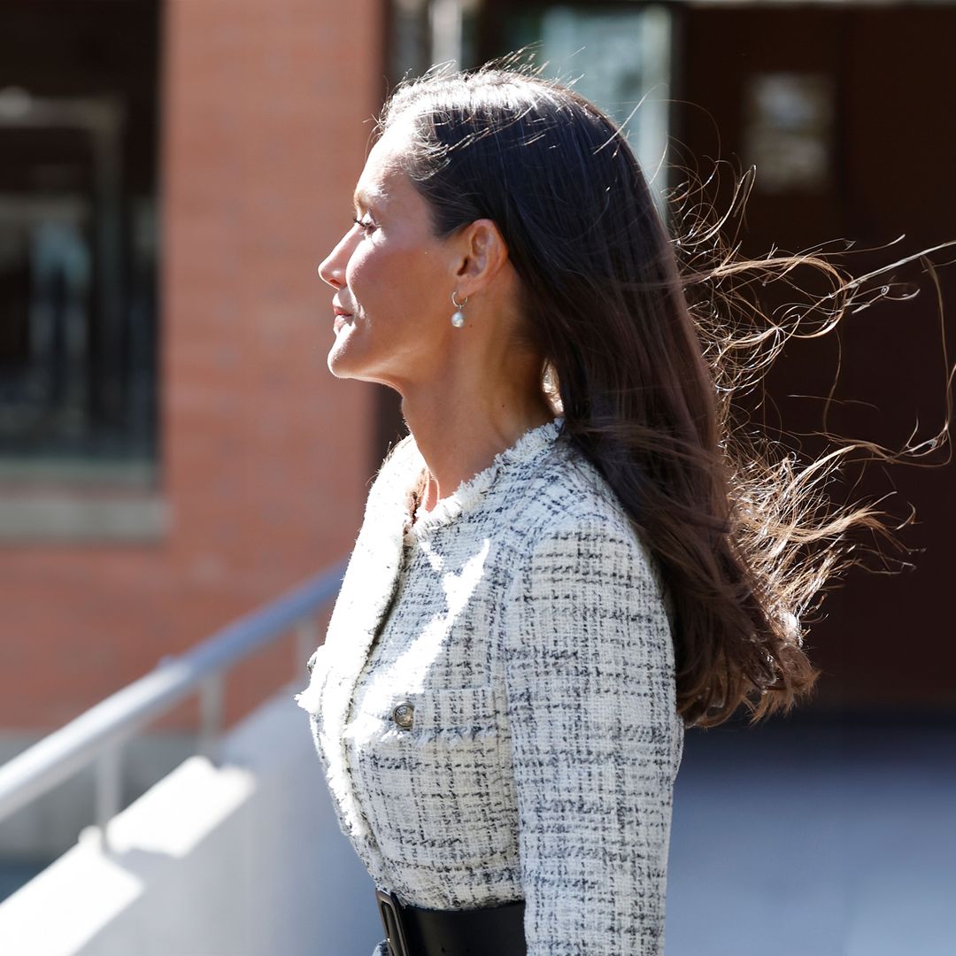 Esto es lo que significa llevar el pelo largo a los 50 como la reina Letizia, según la psicología