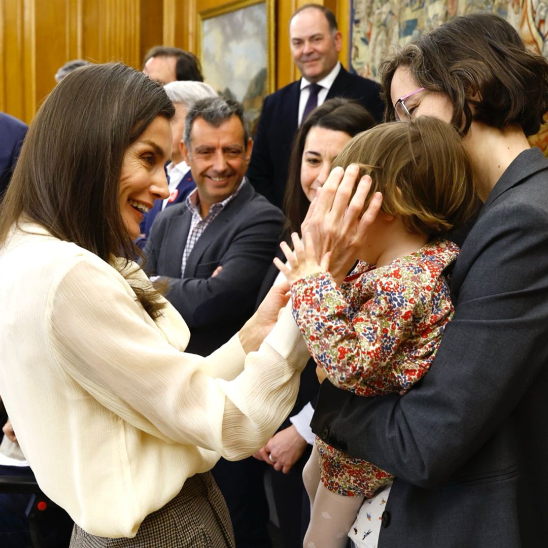 El emocionante momento de la reina Letizia con una niña afectada por una enfermedad rara: "¿Cómo estás, Manuela?"