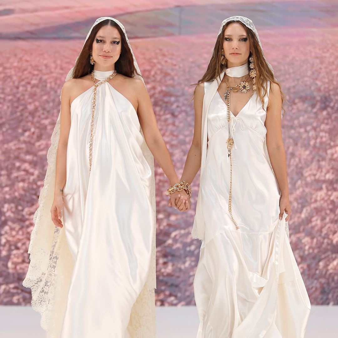 Melissa Villarreal desfila embarazada y Grace lo hace con un vestido de novia de Immaclé que su diseñadora llevó hace 30 años