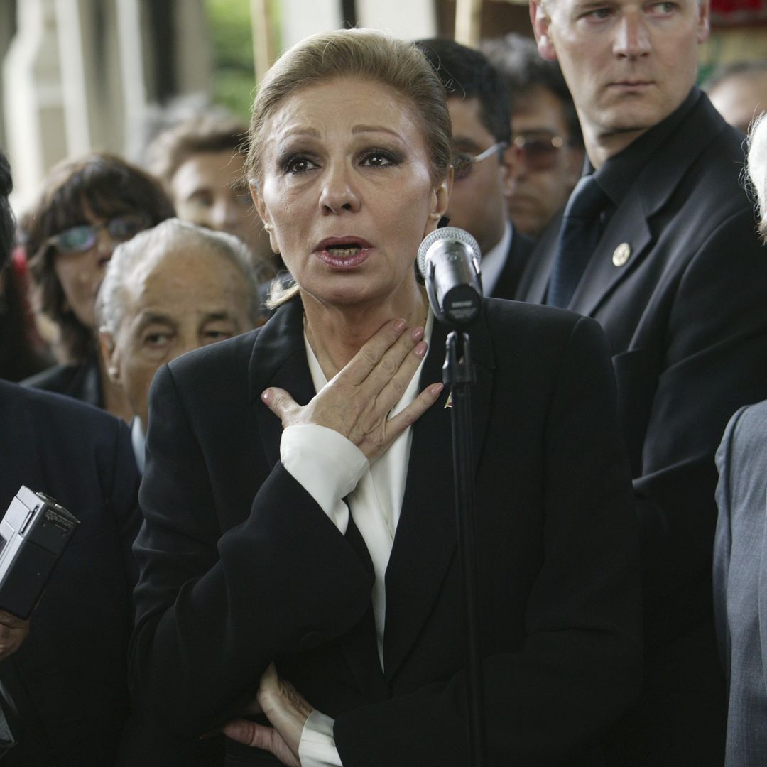 Farah Diba en el tercer aniversario del fallecimiento de su hija Leila
