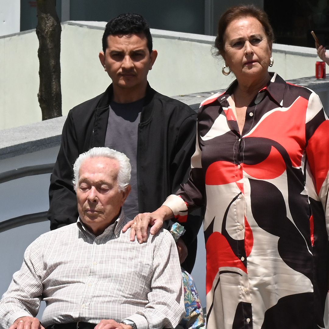 Curro Romero recibe el alta hospitalaria y su mujer, Carmen Tello, revela cómo se encuentra