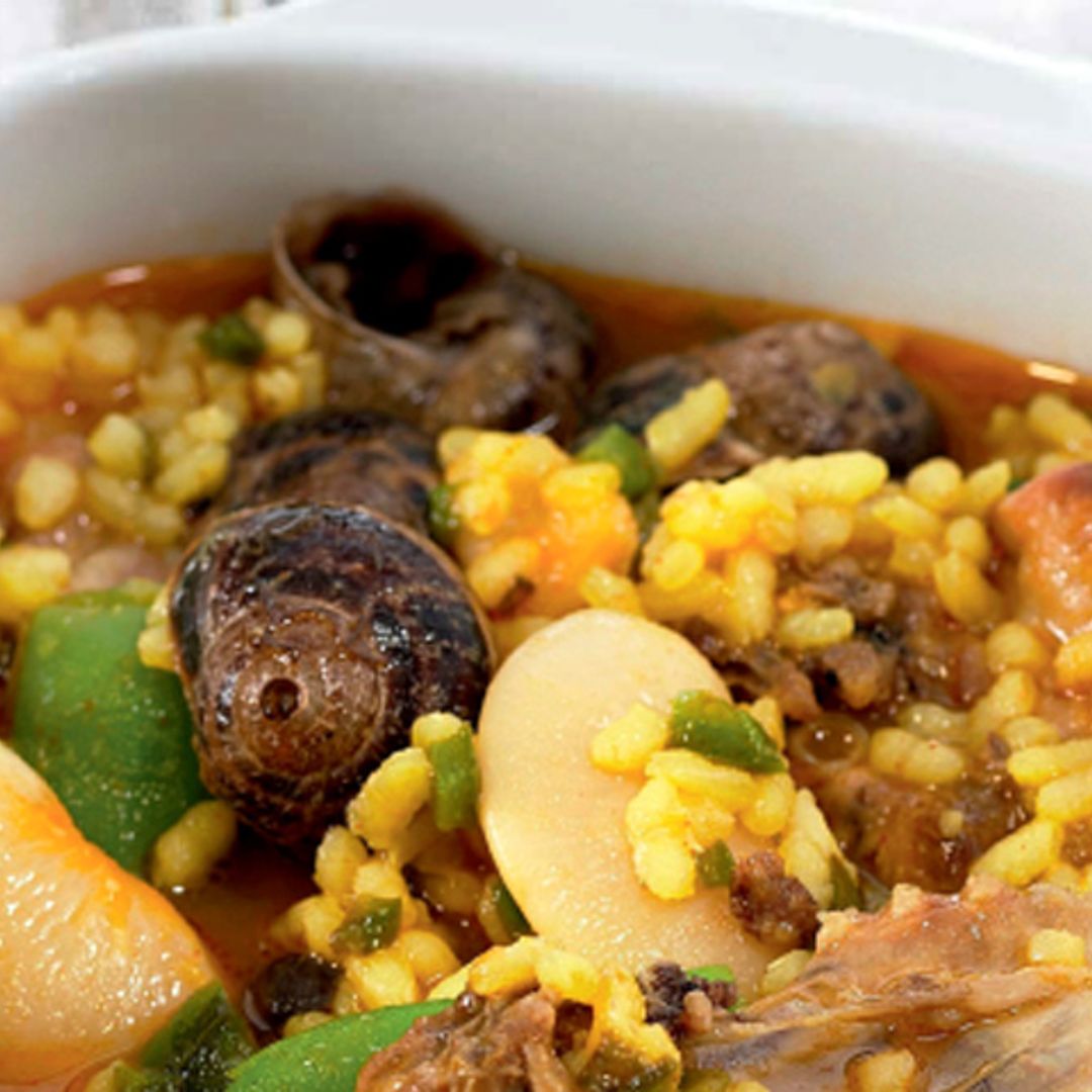 Arroz caldoso de conejo y caracoles