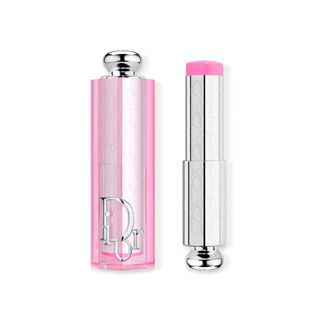 Dior Backstage Rosy Glow Stick (46 euros), un colorete en barra ultraluminoso que reacciona con el pH de cada piel para conseguir un rubor a medida. Está disponible en siete tonos y dos acabados diferentes: Glow (luminoso) y Pearly (perlado). 