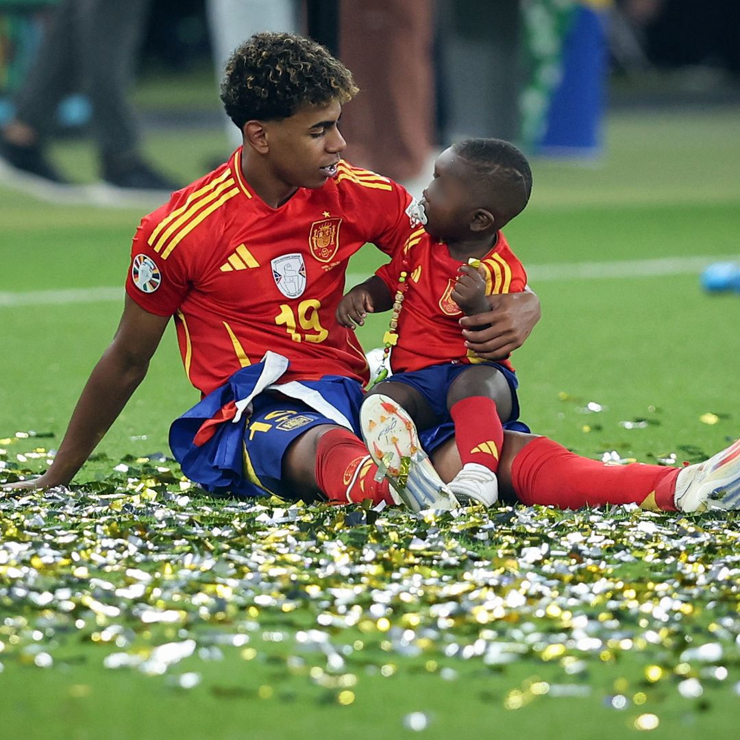 Las emocionanes palabras de Lamine Yamal sobre su hermano, inesperado protagonista de la victoria de la Selección: "Es como si fuera mi hijo"