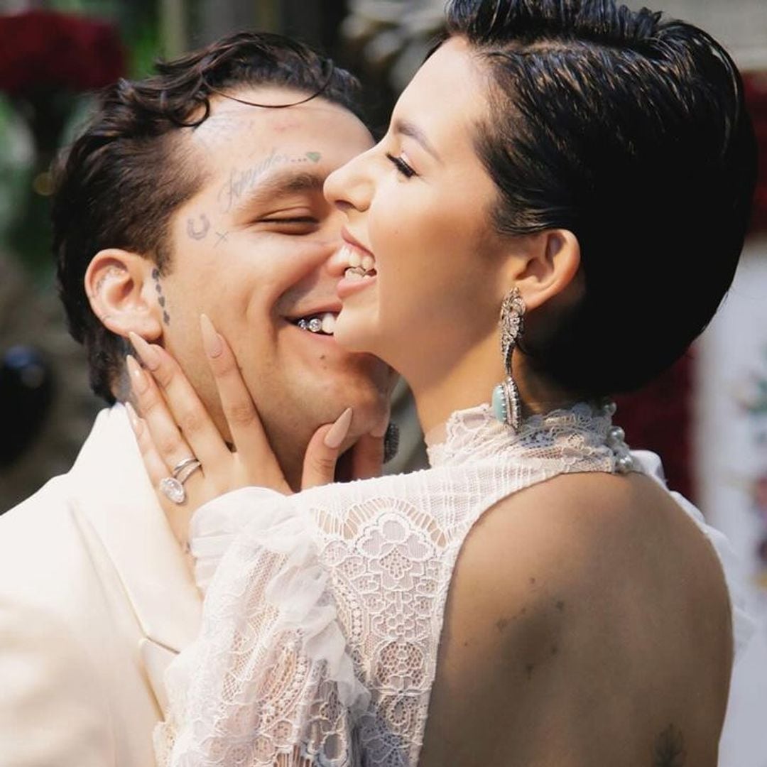 Los cantantes Christian Nodal y Ángela Aguilar se casan por sorpresa dos meses después de confirmar su relación, que nació con polémica