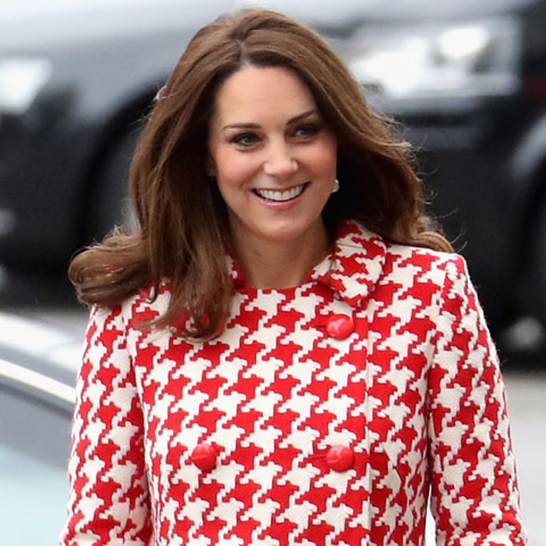 El nuevo abrigo estampado de la Duquesa de Cambridge: otro guiño a Diana de Gales