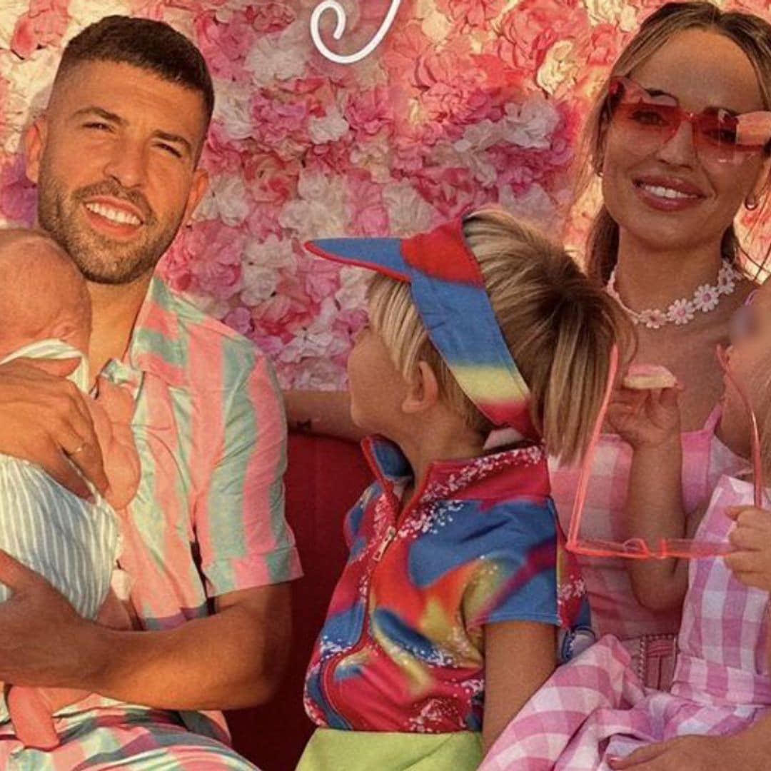 Romarey Ventura y Jordi Alba se convierten en Barbie y Ken para el cumpleaños de su hija en Miami