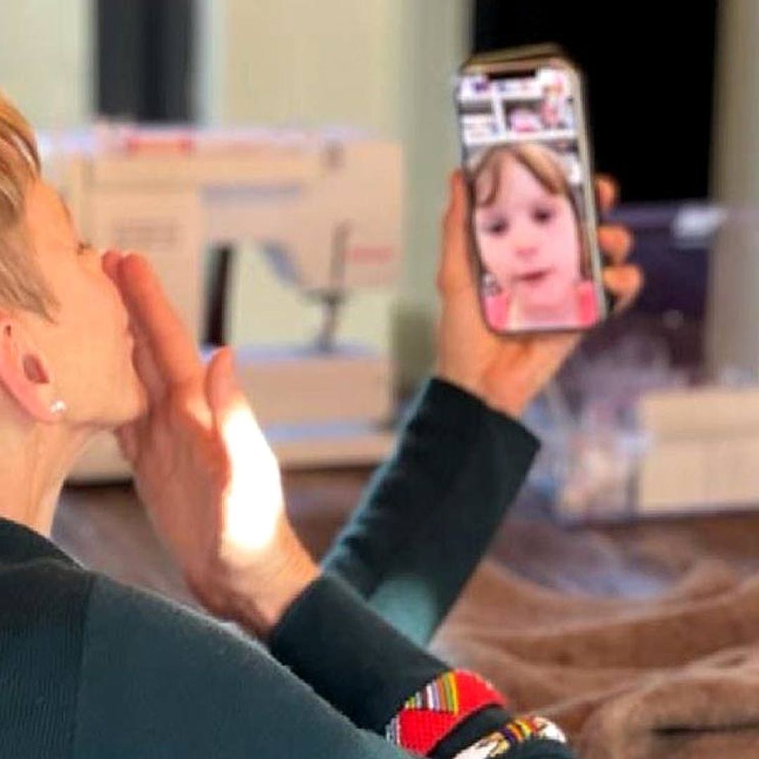 ¡Videollamada con mamá! La cita a distancia (y llena de significado) de Charlene de Mónaco y sus hijos