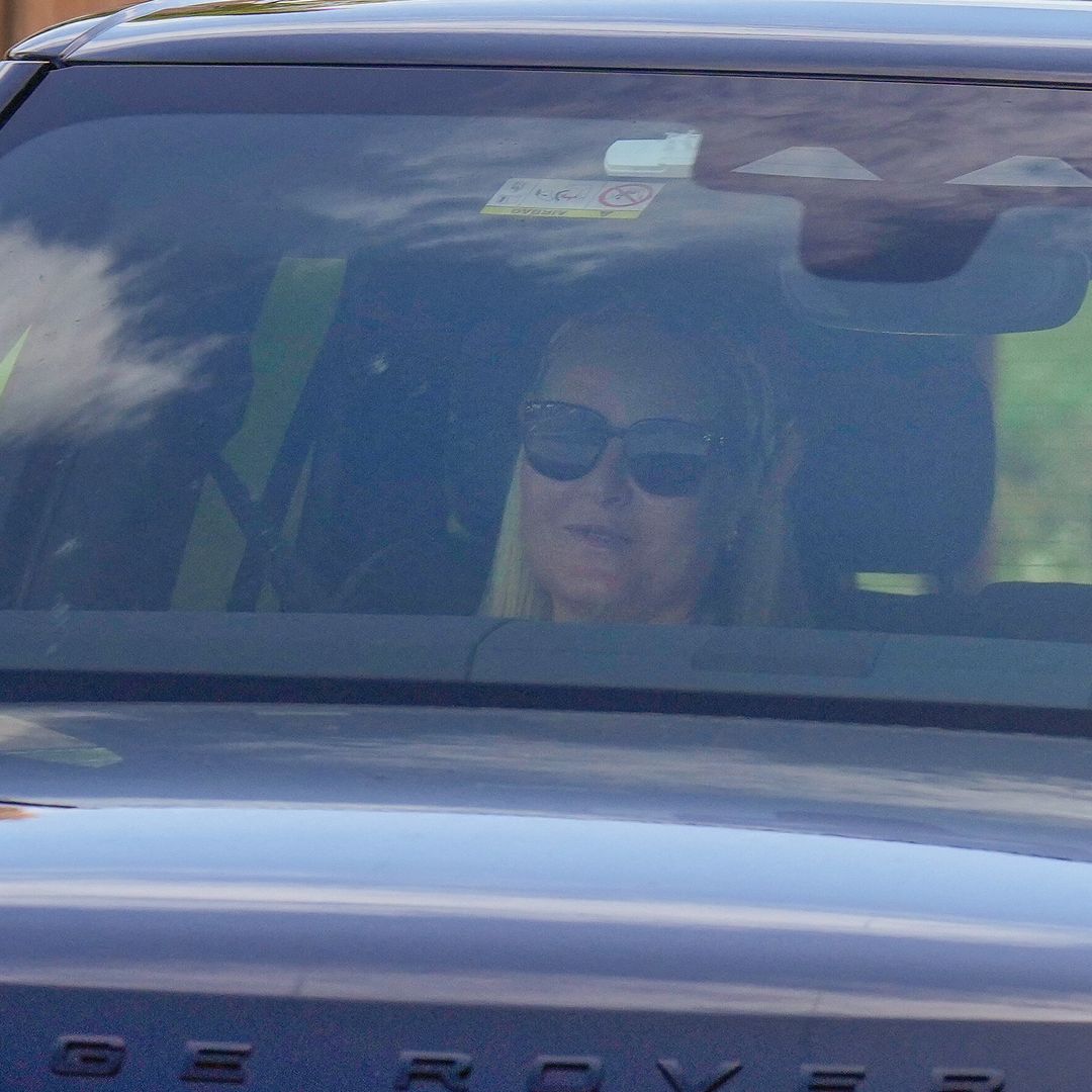 Mette-Marit reaparece tras su trasplante de pulmón y rompe su recuperación para visitar al rey Harald en el hospital