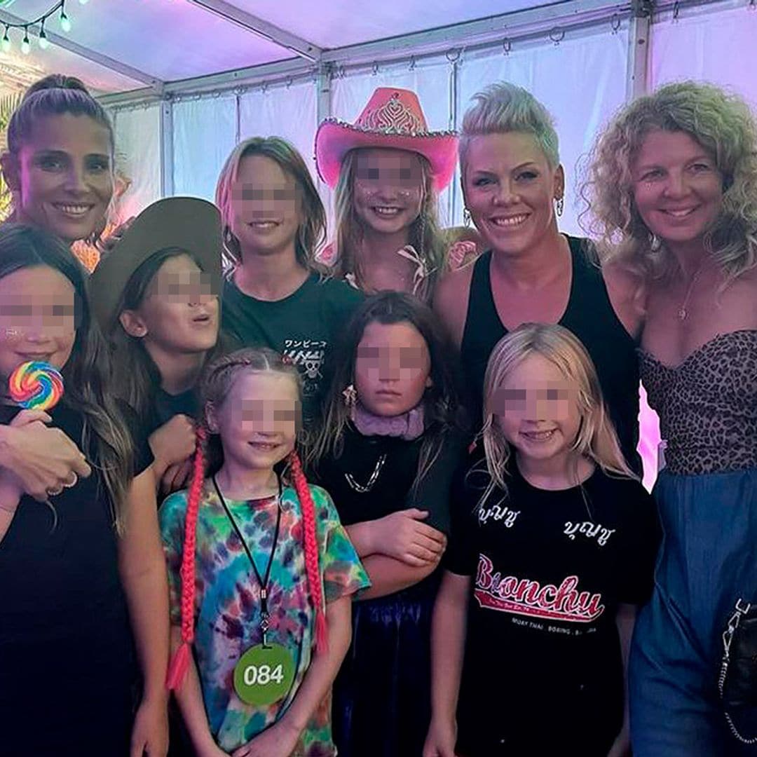 Elsa Pataky y su 'noche de chicas' para disfrutar de un concierto de Pink ¡con sorpresa incluida!