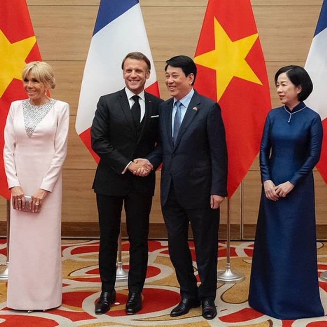 Emmanuel y Brigitte Macron bajo la lupa: gestos, miradas y posturas que marcan la diferencia