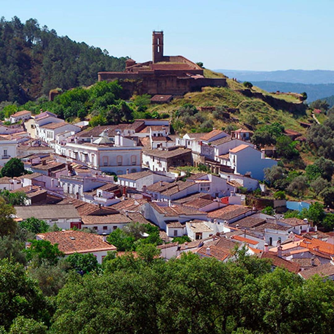 Pueblos de Huelva (que no son Aracena) para disfrutar del jamón