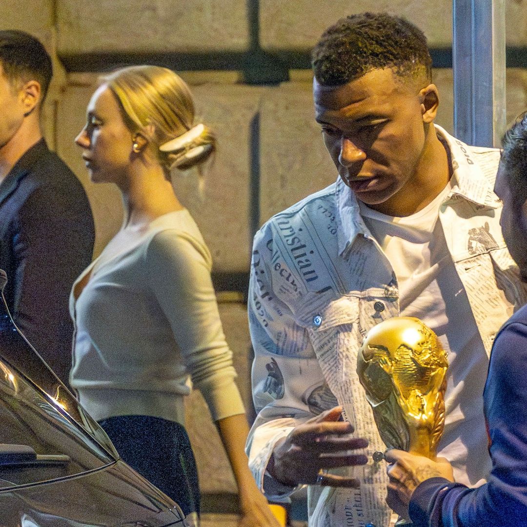 Ester Expósito y Kylian Mbappé disfrutan de una cita nocturna en Madrid en medio de la recuperación del futbolista
