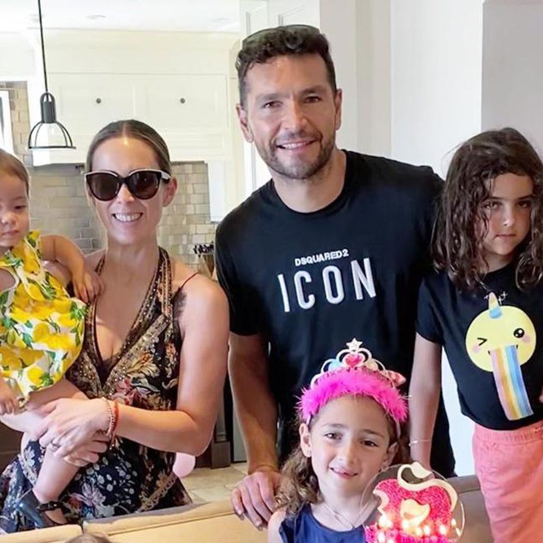 El emotivo reencuentro de Jacky Bracamontes con sus hijas tras dar negativo a COVID-19