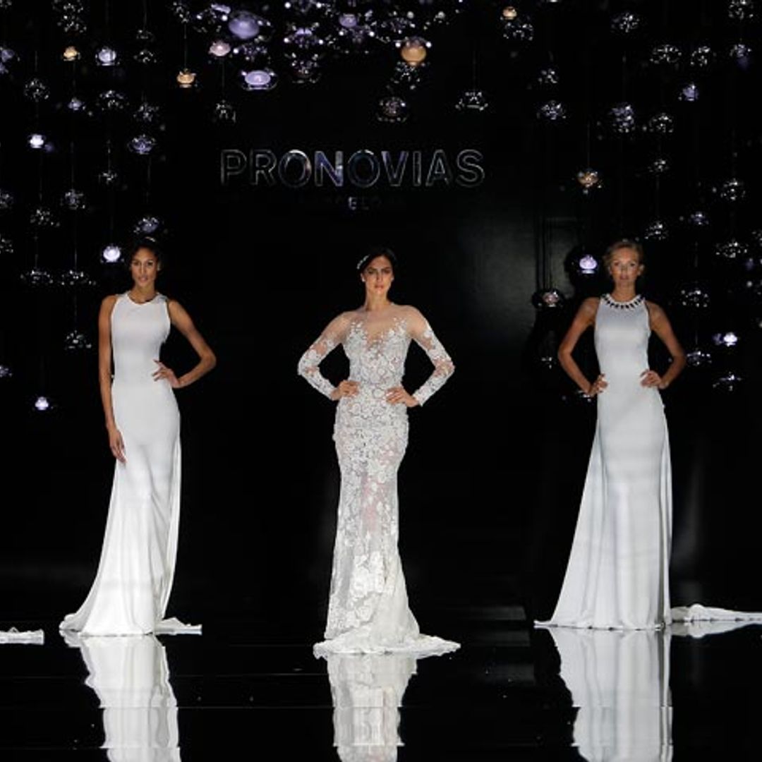 Así ha sido el desfile de Pronovias con sus propuestas de vestidos de novia para 2017