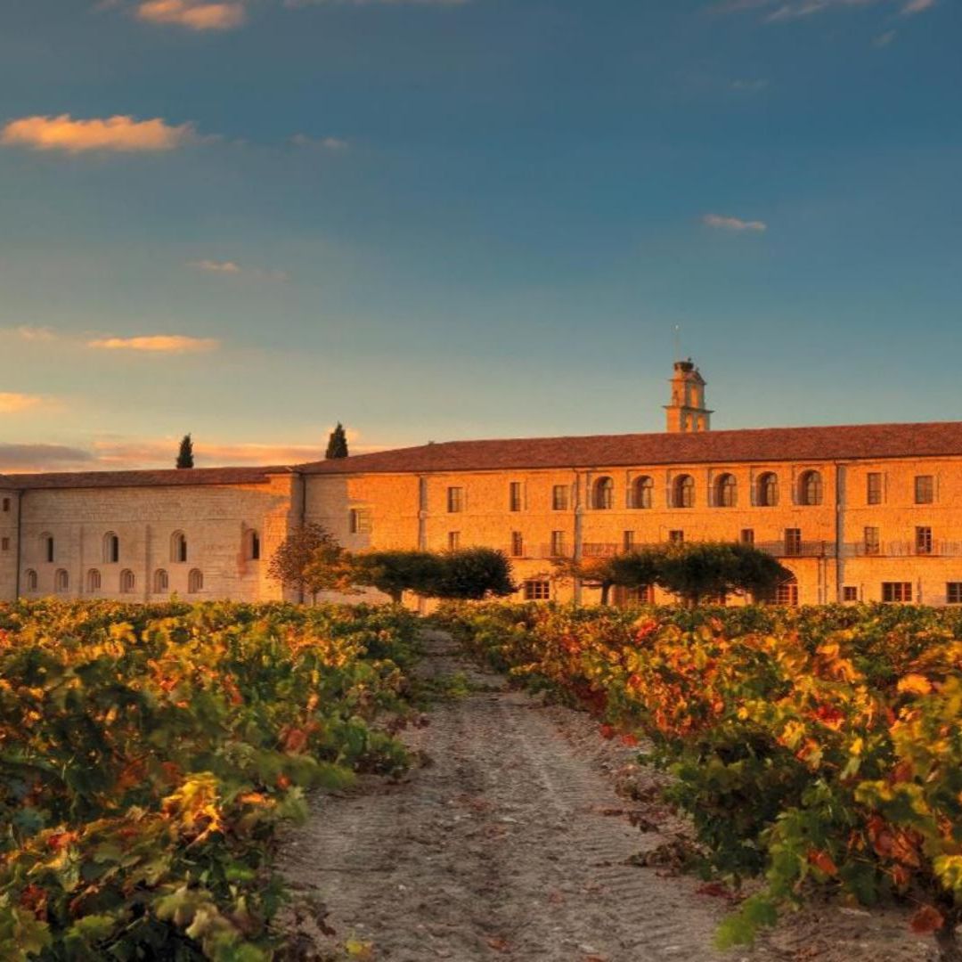 Dónde viajar en septiembre: de la Ribera del Duero a Menorca, los mejores destinos para escaparse los fines de semana