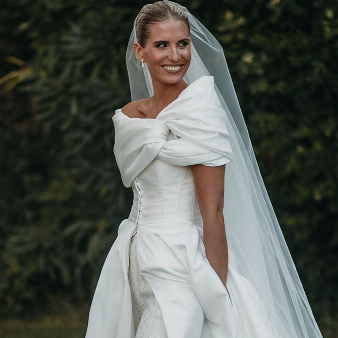 La boda en Marbella de Valle, la novia del look viral con falda y pantalón