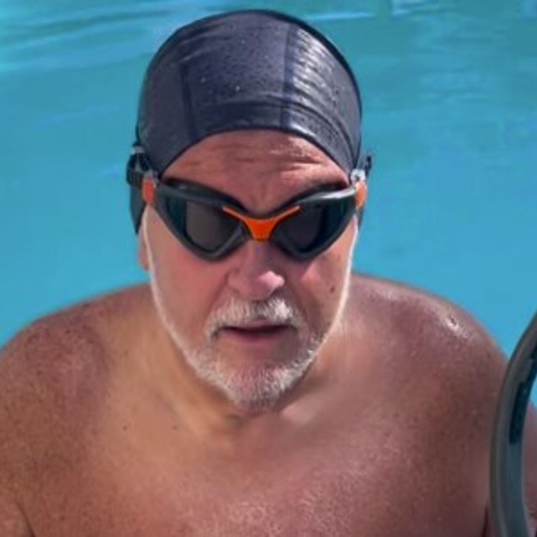 ¡60 vueltas a la piscina! La exigente rutina de Raúl Molina para mantenerse en forma