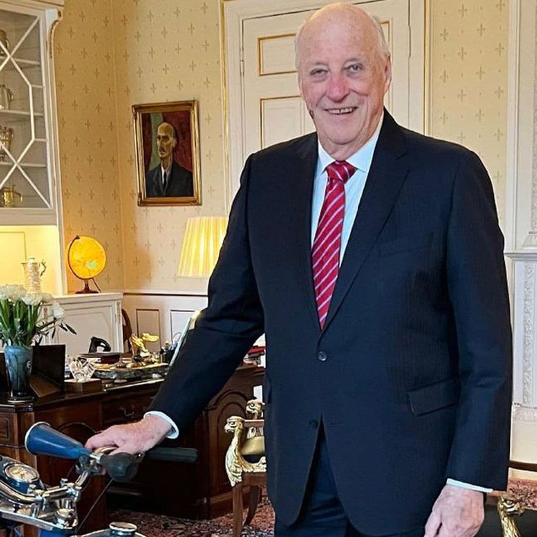 El regalo del personal de Palacio a Harald de Noruega por su 86º cumpleaños