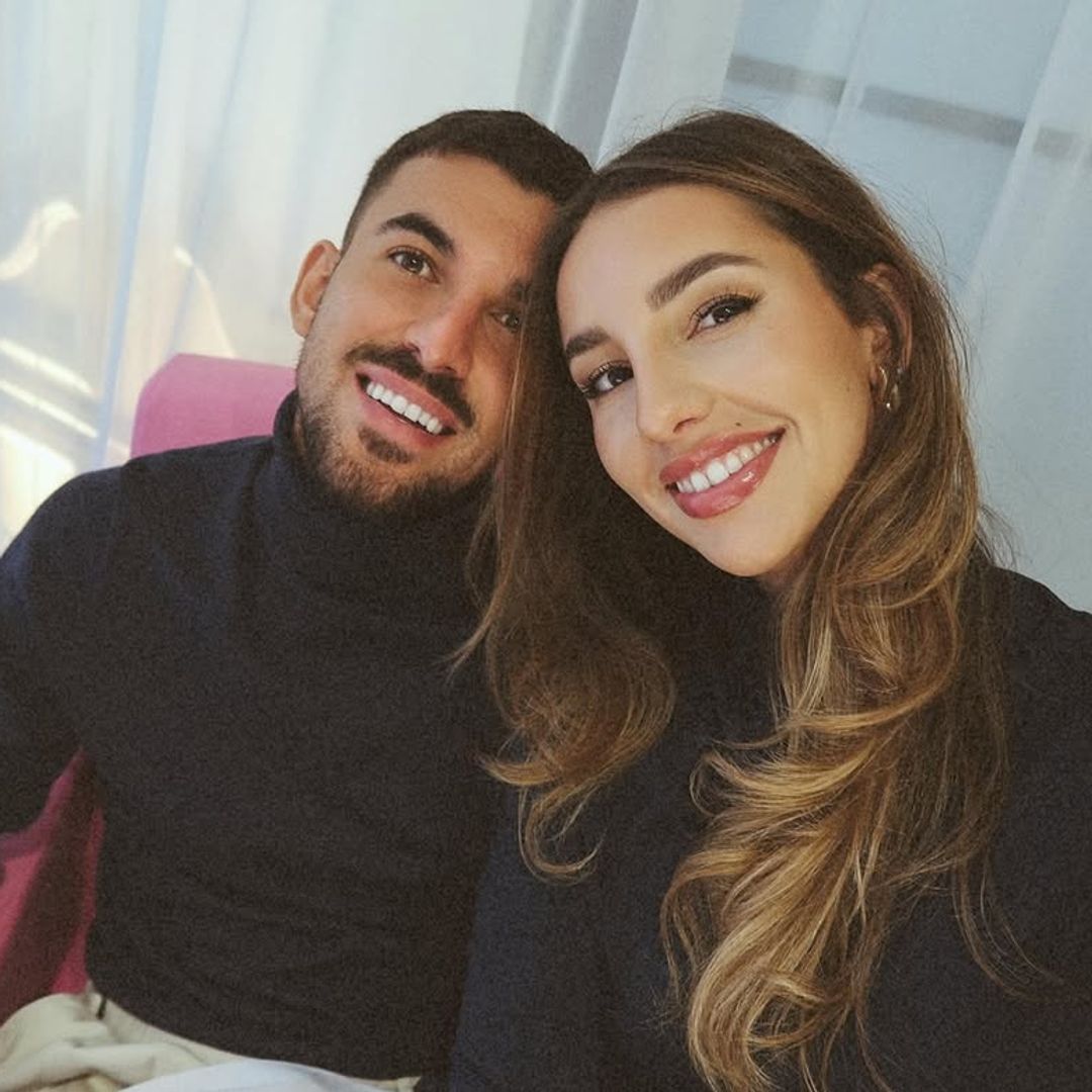 Cómo afrontar el día a día con dos bebés en casa, como Luna Serrat y Dani Ceballos, según una psicóloga: "Es fundamental aceptar que no hay que ser padres perfectos"